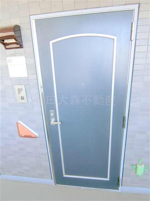 ルミエール大森の玄関