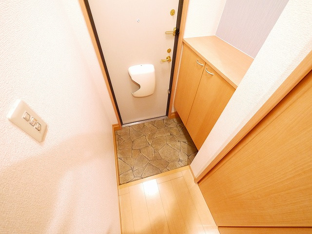 サンモール富堂Ⅲの玄関|ゆったりとした玄関です