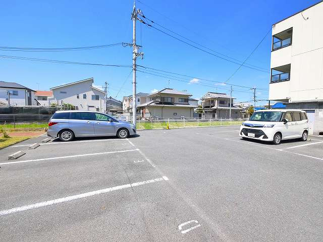 サンモール富堂　Ⅲの駐車場