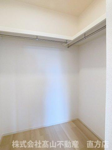 直方市大字感田のアパートの収納