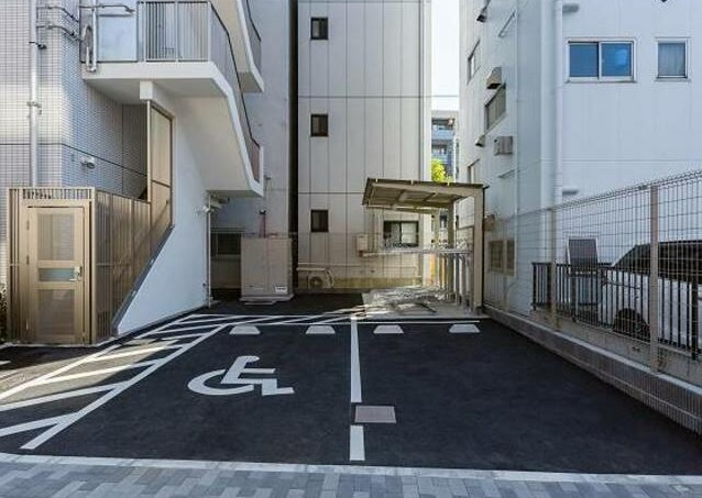ガーラ・アヴェニュー浅草の駐車場