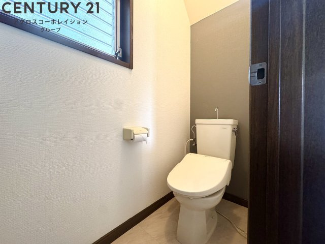 窓のあるトイレです☆