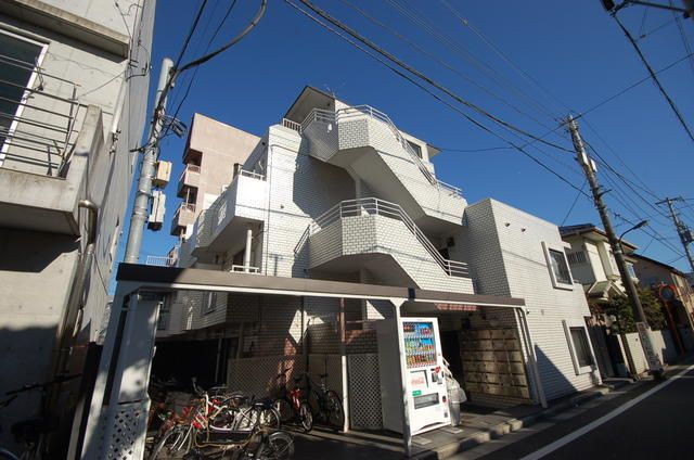 クアルト上井草のエントランス
