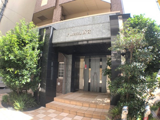 プレッツァ西宮のエントランス