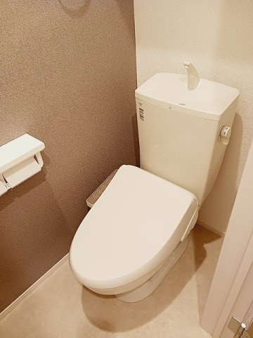 ルシェロ２のトイレ|ゆったりとした空間のトイレです