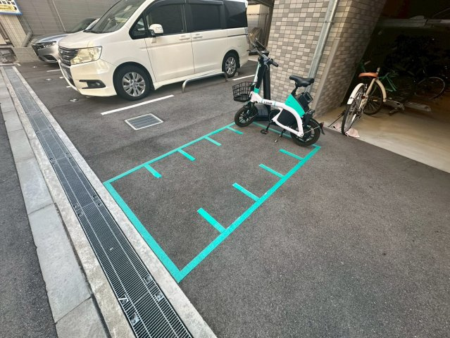 エスリードレジデンス大阪福島フロントの駐車場