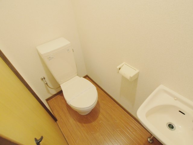 国枝貸家　のトイレ