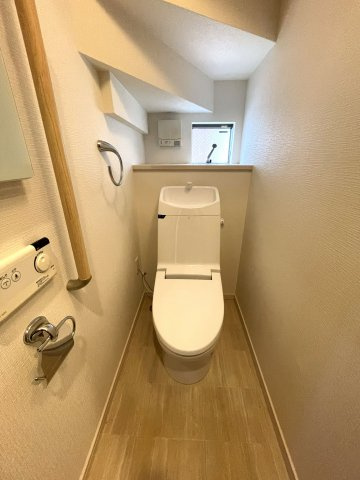 中古／ふじみ野市上野台２丁目のトイレ|ご年配の方にも安心な手すり付き