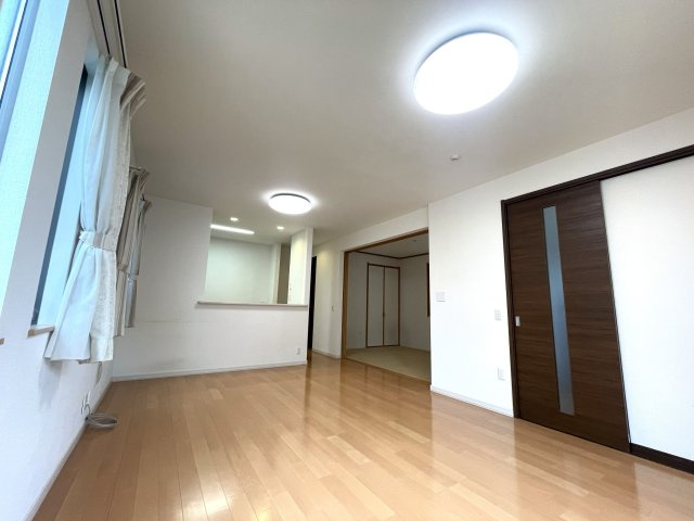 中古／ふじみ野市上野台２丁目の居間・リビング|優しいぬくもりに包まれる床暖房付