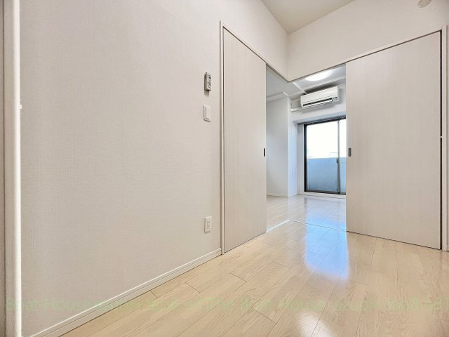 プリフェラブル栄の洋室