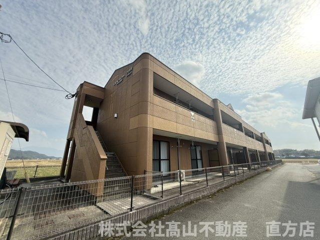 宮若市本城のアパートの外観