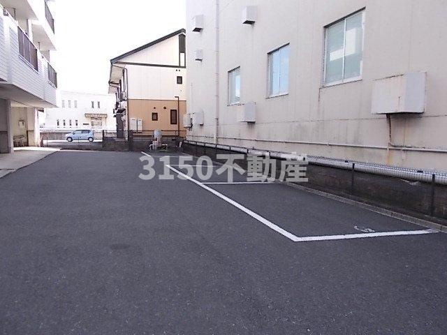 ファミール棚瀬の駐車場|駐車スペースもあります
