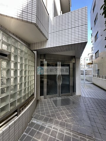 東急ドエルアルス巣鴨のエントランス