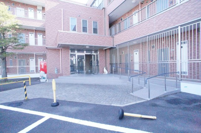 コーポニッコーの駐車場