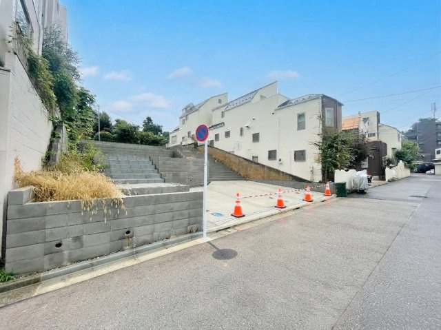 板橋区大門 全3区画 A号地の外観|伸びやかな南側約6ｍ公道に面する全3区画
自由設計にて建築できます
間取り、外観、設備までお客様のご希望に合わせて
自由にプランニングできます♪