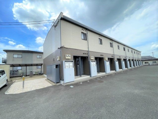 レオパレスパルミエの外観