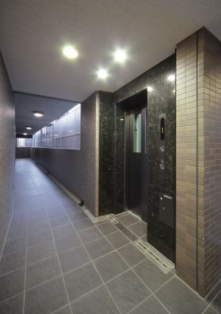 【ロビー】ルーブル駒沢大学参番館