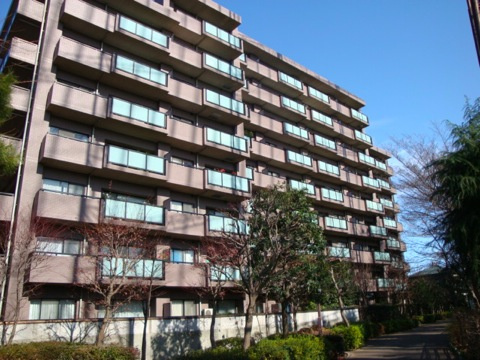 ヴェーゼント芦花公園の外観|「芦花公園」駅徒歩６分！平成１０年築・宅配ボックス付きマンション、ヴェーゼント芦花公園は即日現地案内可能となっておりますので、お気軽にお問い合わせください！