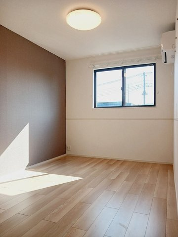 ルシェロ２の洋室|使い勝手のいい洋室です