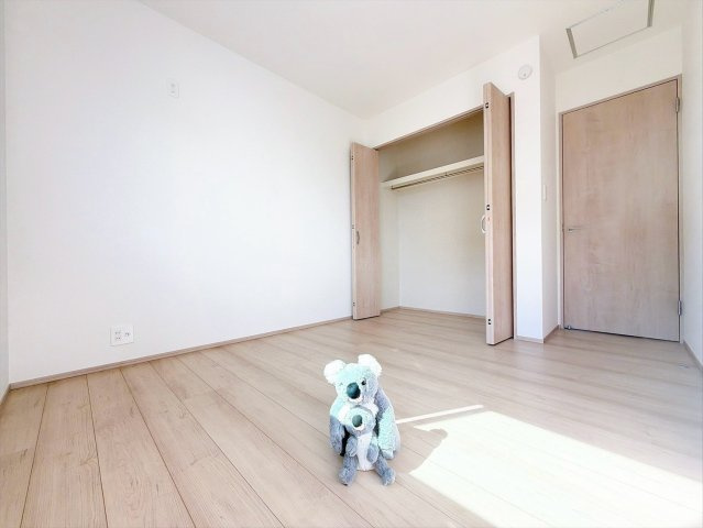 【洋室】 | 前橋市朝倉町3丁目　新築住宅 | 「どんな家具を置こうかな」とワクワクする。好みのこだわりのお部屋にしてじぶんだけの部屋でゆったりと寛げます。
