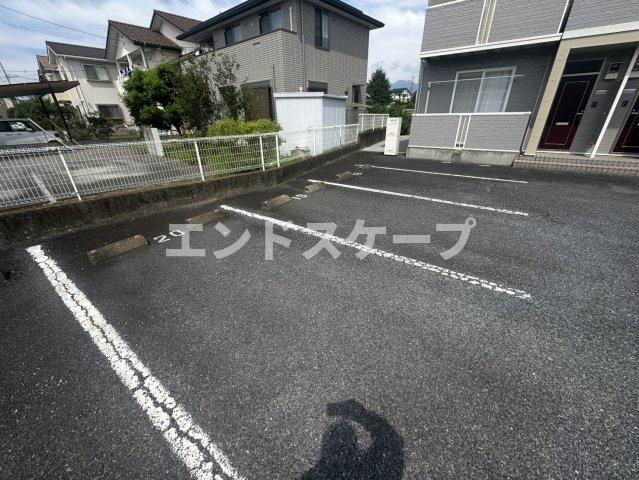 ソレアードＣの駐車場|高崎、前橋のお部屋探しはエンドスケープまで！お客様の理想お聞かせ下さい♪