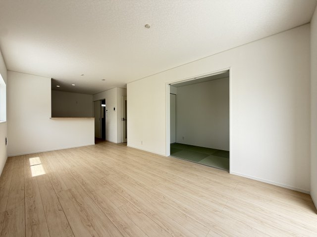 うるま市兼箇段　第3（全3棟）の居間・リビング|※同仕様写真です