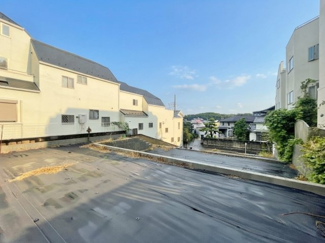 板橋区大門 全3区画 C号地の外観|現況更地です
現地にて土地のボリュームや陽当たり、周辺環境などご確認ください
全区画、建物参考プランあります
建物ボリュームのご参考に