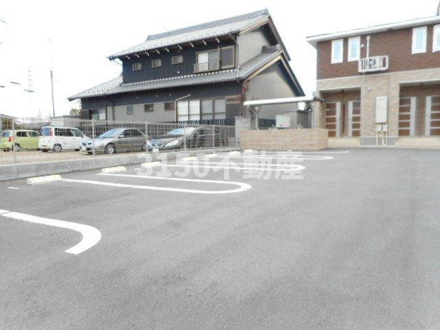 プルメリアの駐車場|カースペースがあります