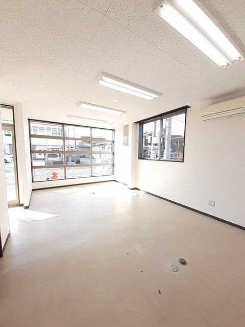 中小路２丁目店舗の内装