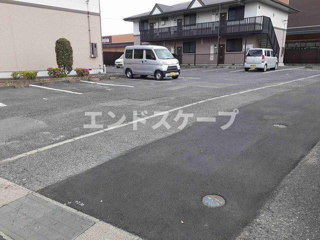 メゾン甘楽Ａの駐車場|高崎、前橋のお部屋探しはエンドスケープまで！お客様の理想お聞かせ下さい♪