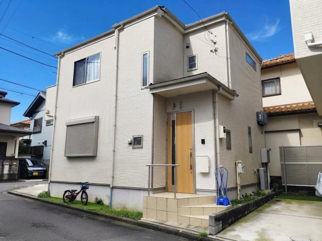 入間市上藤沢の太陽光パネル付き築浅戸建
