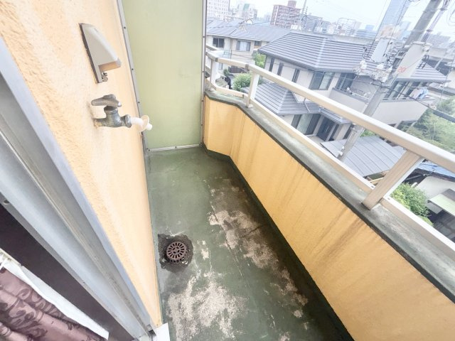 プレアール新屋敷のバルコニー
