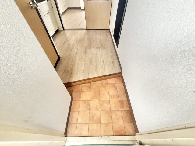 プレアール新屋敷の玄関