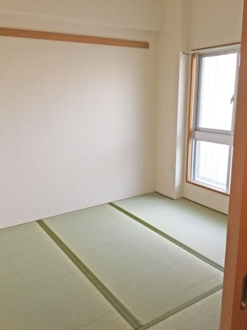 コーシャハイツ法円坂３5号館の和室