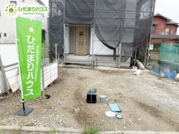 野田市柳沢新田01期　新築戸建　5号棟の駐車場|2台分の駐車スペース(^^)/車種により異なる場合がございます。				
