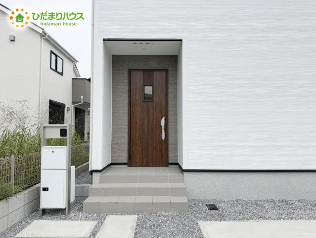 野田市柳沢新田01期　新築戸建　5号棟の玄関|ご見学できます(^^)/お気軽にお問い合わせください。