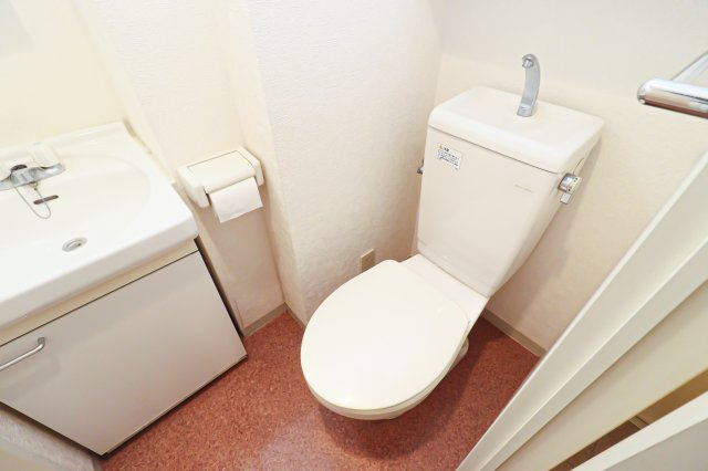 クレタ県庁前　3階のトイレ|現状優先になります。