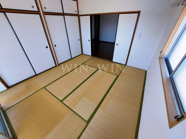 ジナ東海の寝室
