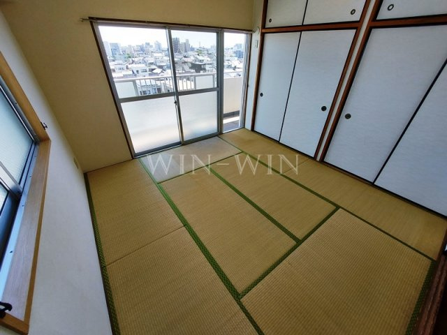 ジナ東海の寝室
