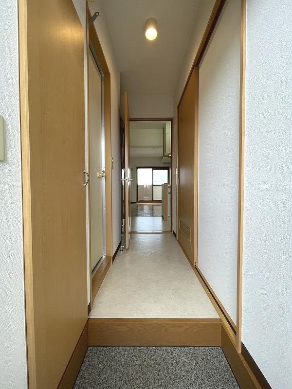 S・AMKの玄関
