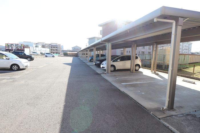GARDEN HOUSE SHIMOAKAE　D棟の駐車場