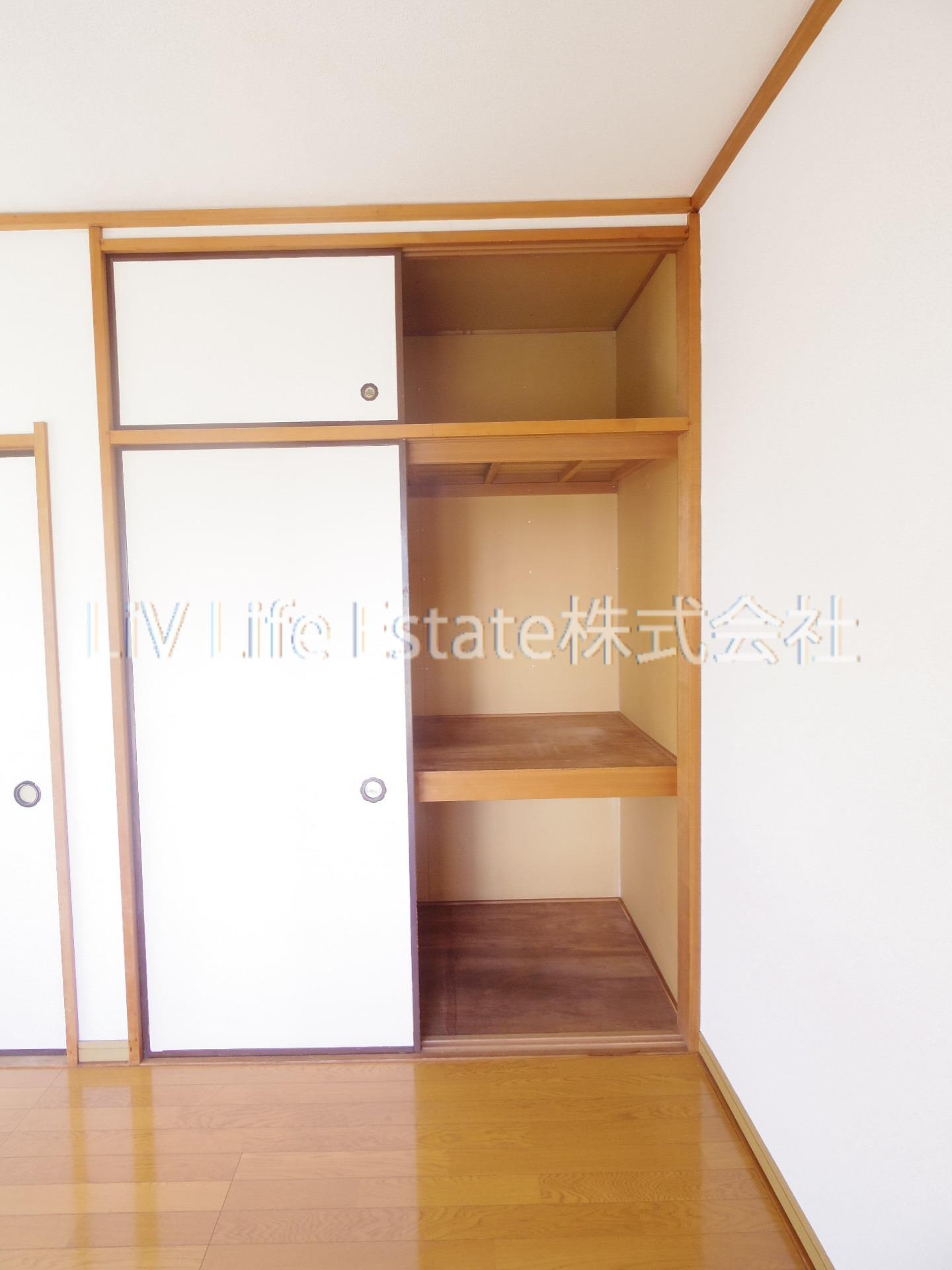 小平市鈴木町２丁目のアパートの収納