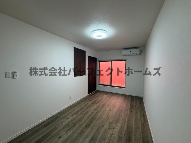 八坂町テラスハウスの洋室|広々とした洋室です