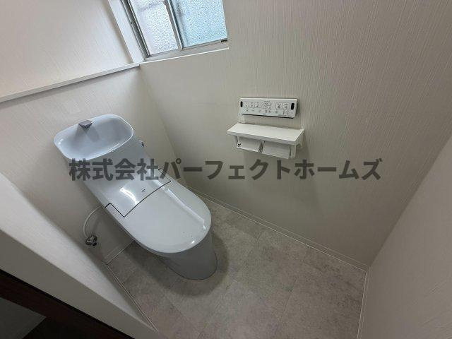 八坂町テラスハウスのトイレ|落ち着いたトイレです
