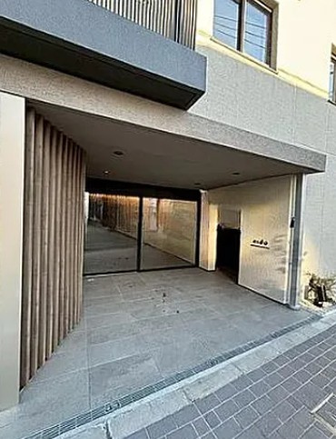 nido MOTOHASUNUMAのエントランス
