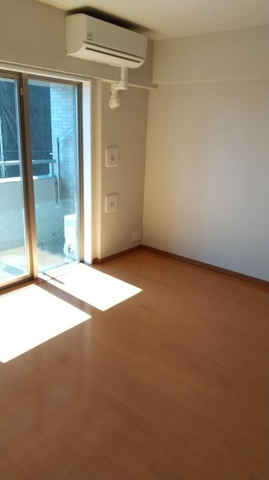 カスタリア大塚Ⅱの居間・リビング
