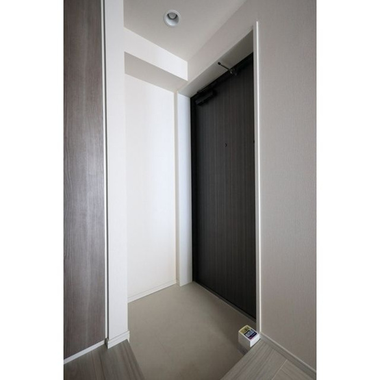 【玄関】Ａｕｇｕｓｔａ　Ｒｅｓｉｄｅｎｃe新中野