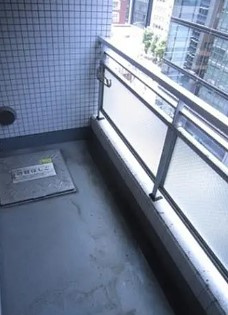 ｴﾙｳﾞｧｰｼﾞｭ神田神保町/ﾒﾃﾞｨｶﾙﾓｰﾙ神田神保町のバルコニー