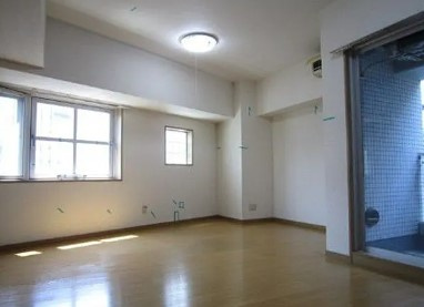 ｴﾙｳﾞｧｰｼﾞｭ神田神保町/ﾒﾃﾞｨｶﾙﾓｰﾙ神田神保町の居間・リビング