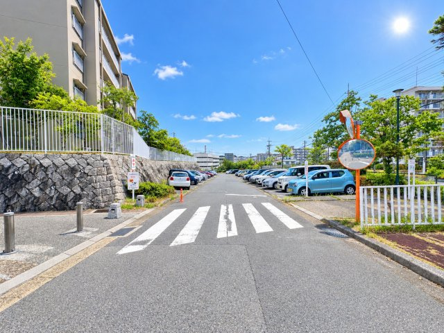 名谷竜が台東住宅25号棟の駐車場